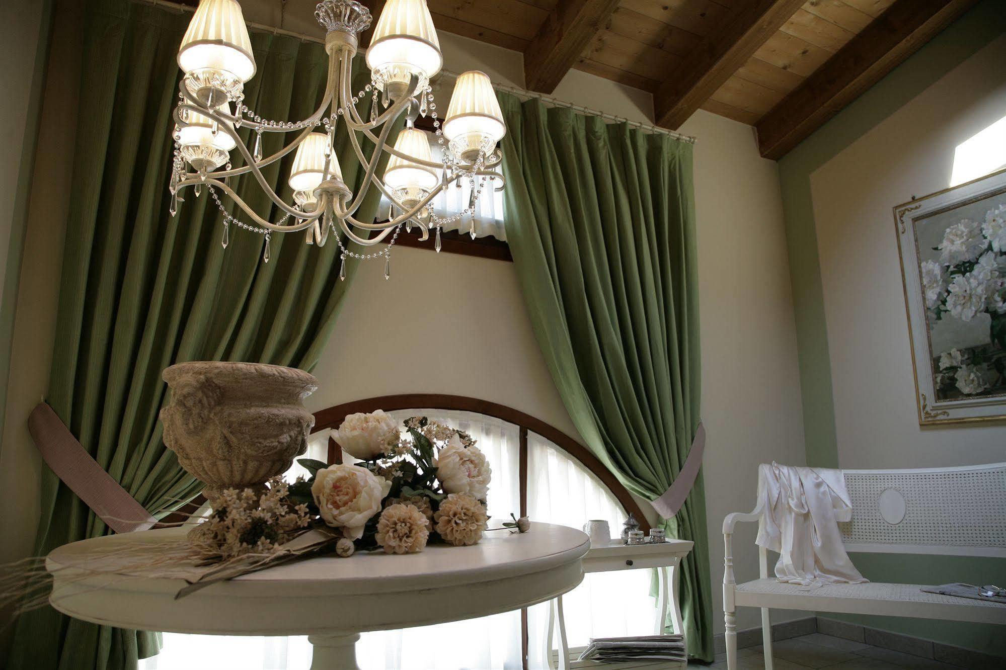 Agriturismo Otto Ducati D'Oro Ізола-делла-Скала Екстер'єр фото
